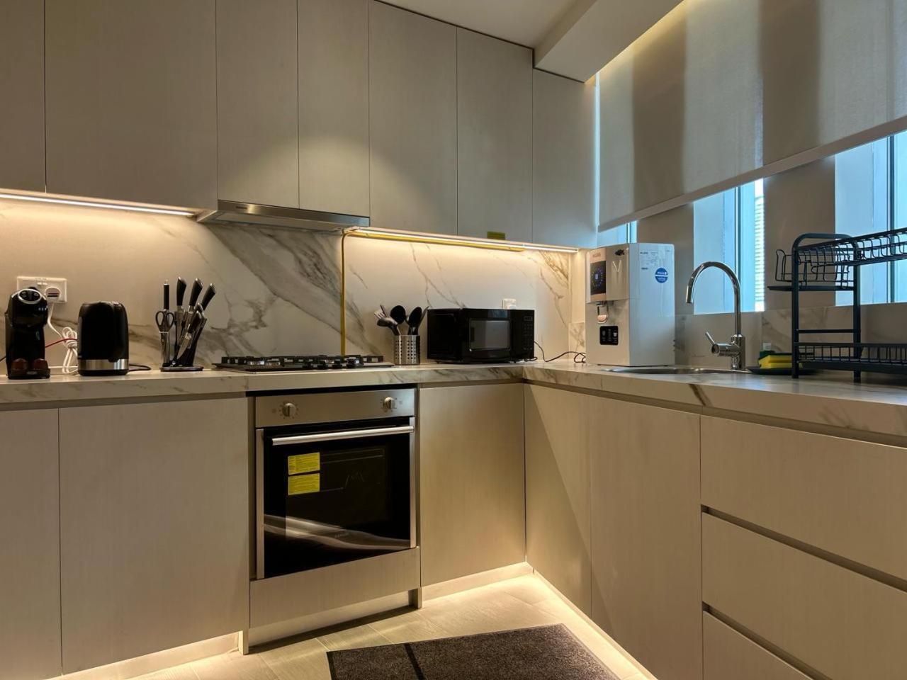 Dubai Marina Walk Gem Modern Apartments With Pool & Gym Access, Steps To Beach & Metro Managed By Sunnyhomes Bagian luar foto