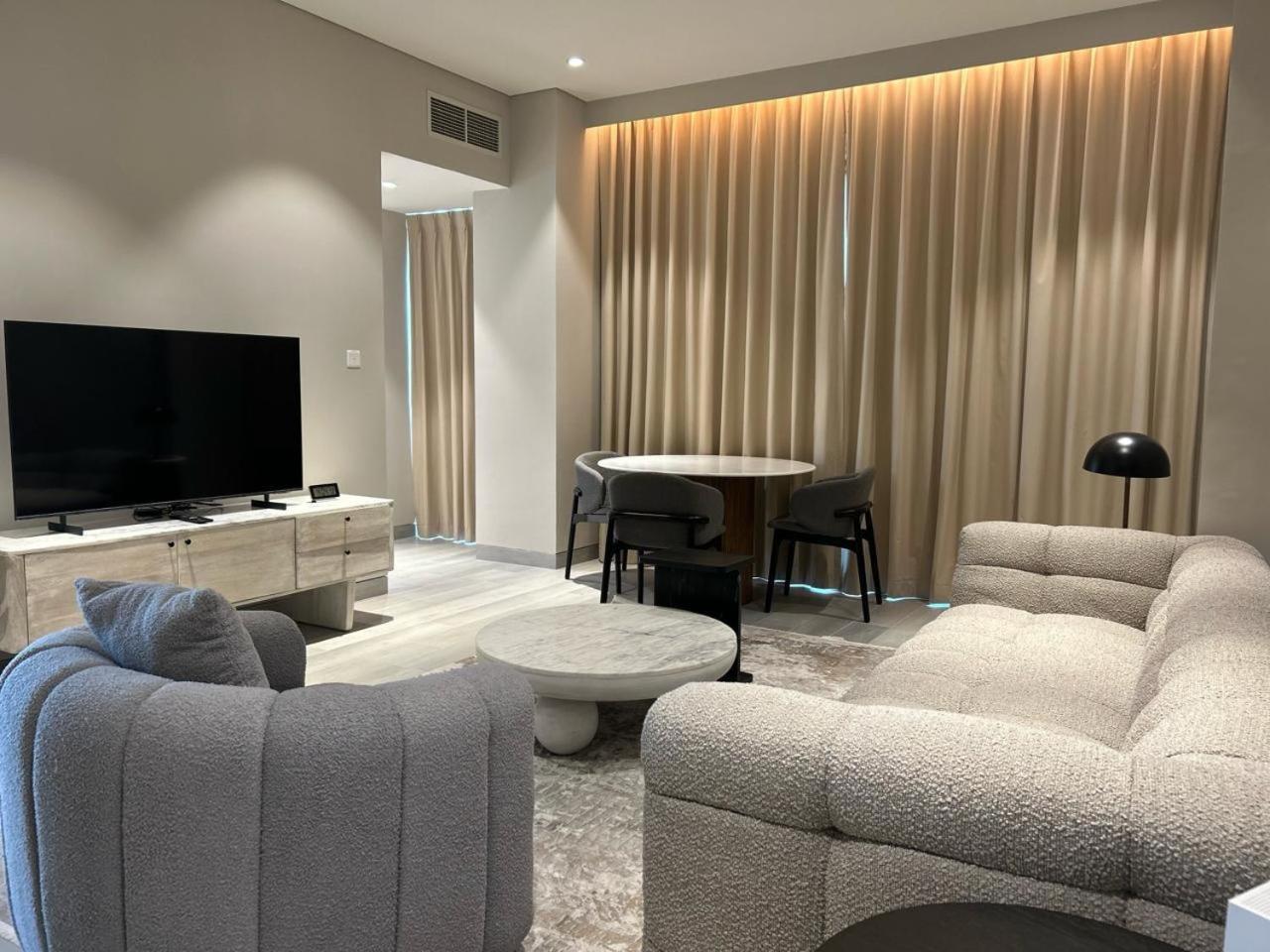 Dubai Marina Walk Gem Modern Apartments With Pool & Gym Access, Steps To Beach & Metro Managed By Sunnyhomes Bagian luar foto